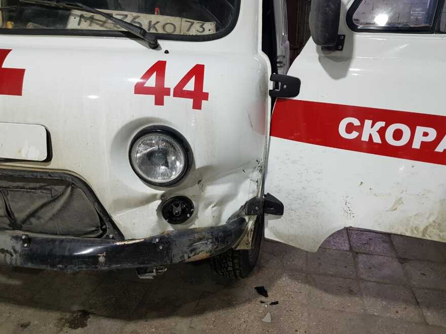 Восстановление переда скорой Фото скорой помощи до ремонта